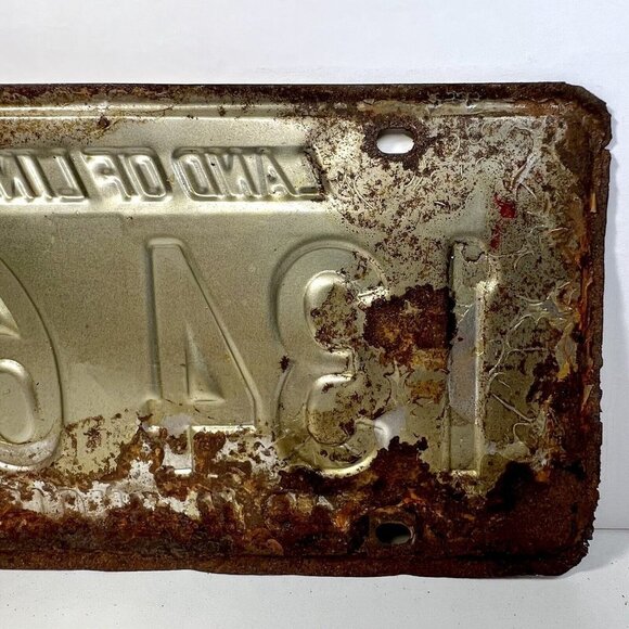 Vintage 1970 Illinois Automobile License Plate 134 624 - Yellow Red - Picture 6 of 7